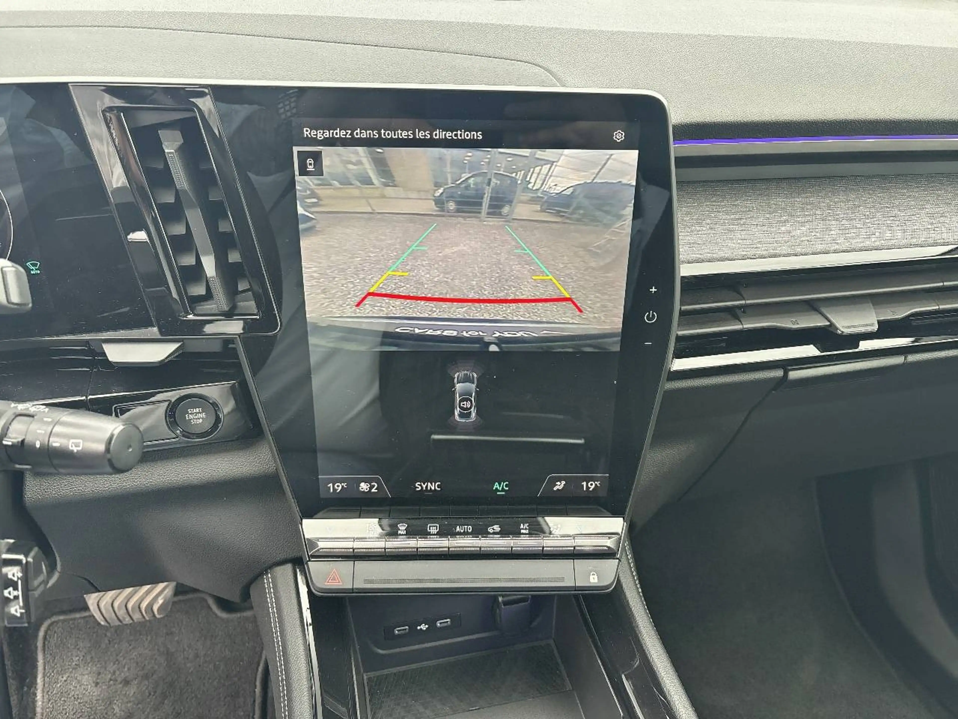 Renault Austral Techno HEV 200HP — photo 15