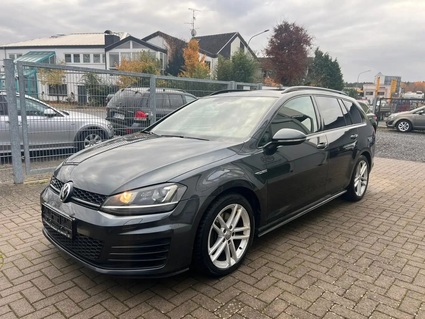 Volkswagen Golf VII Variant GTD Pano Xenon Navi Grau - 1