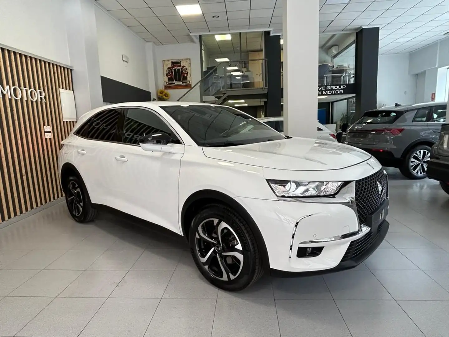 DS Automobiles DS 7 Crossback PureTech 96kW (130CV) Auto. SO CHIC Blanco - 2