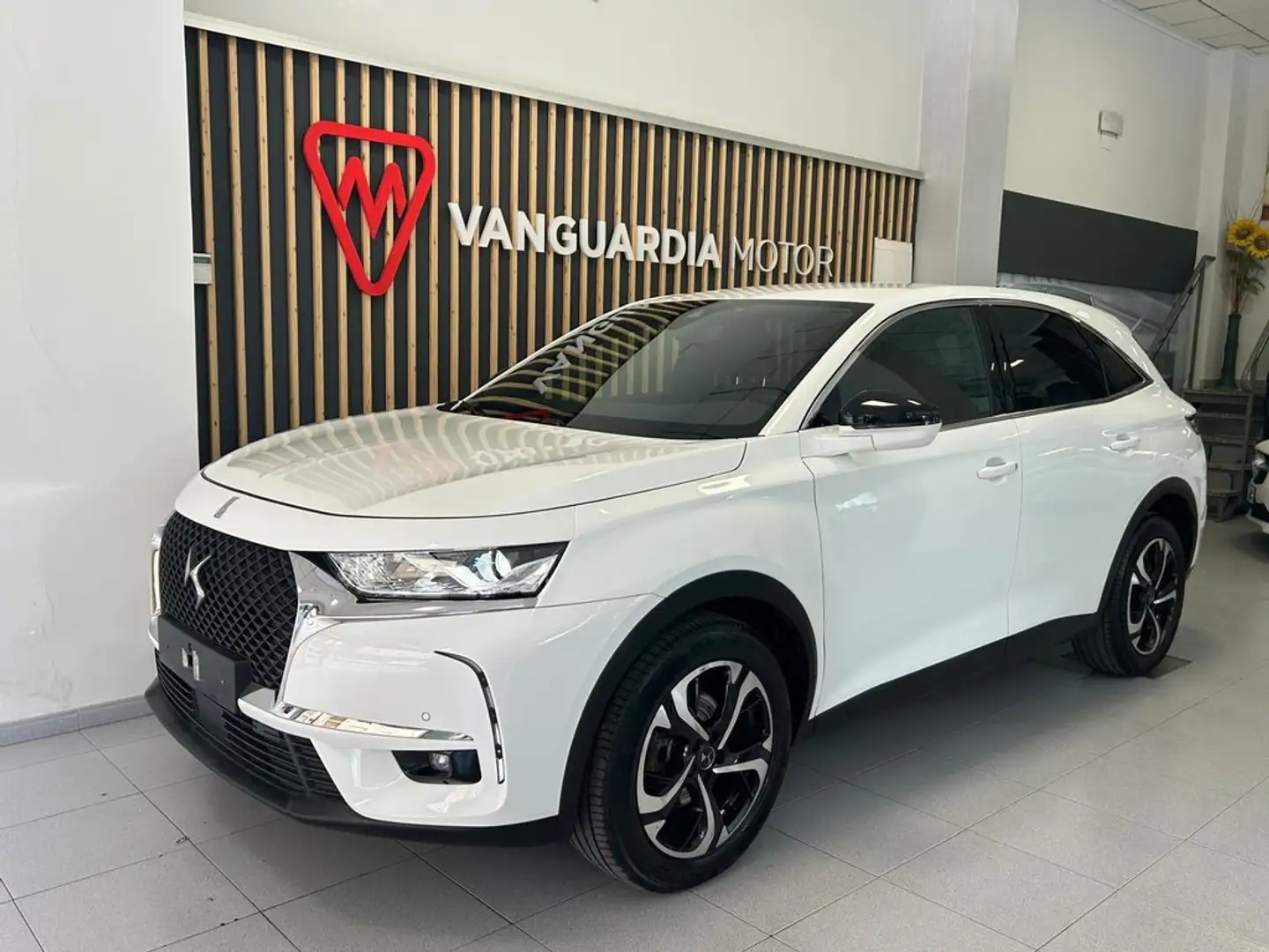 DS Automobiles DS 7 Crossback PureTech 96kW (130CV) Auto. SO CHIC Blanco - 1