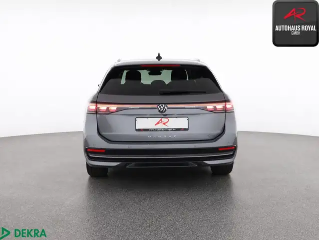 Volkswagen Passat view 4