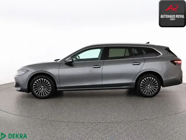 Volkswagen Passat view 2