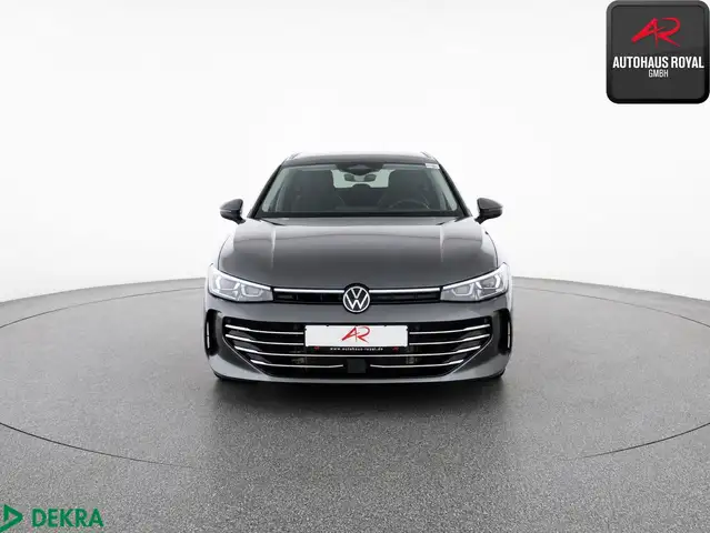 Volkswagen Passat view 8