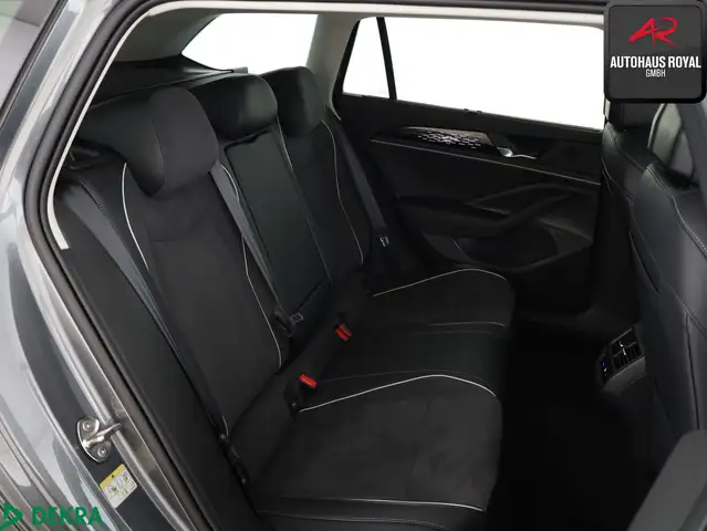 Volkswagen Passat view 13