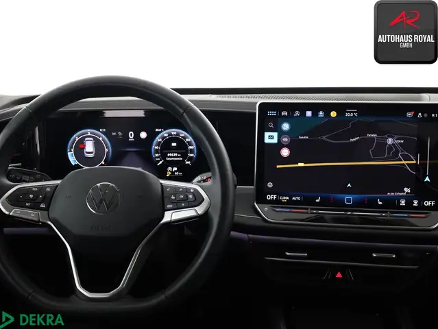 Volkswagen Passat view 10