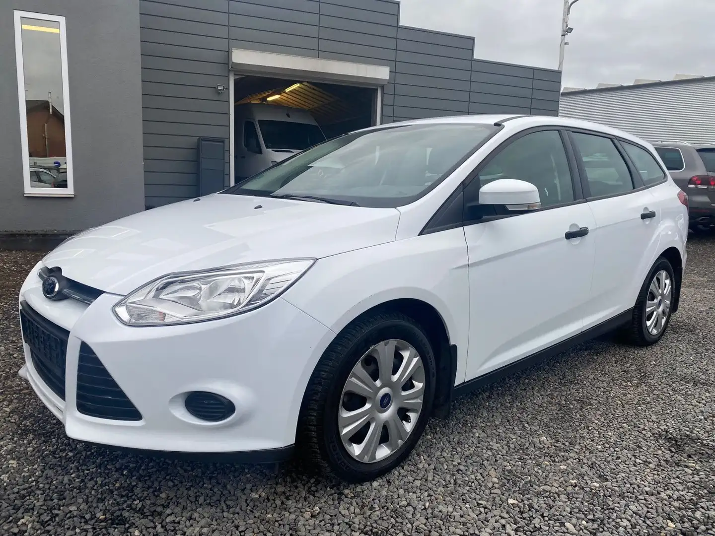 Ford Focus Ambiente*1.Hand*TüvNeu*Klima*ZahnriemenNeu Wit - 2