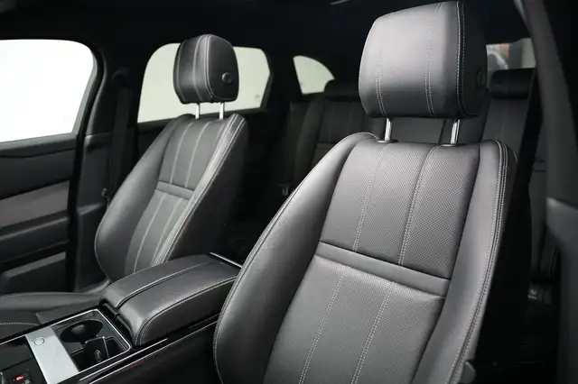 Land Rover Range Rover Velar view 14