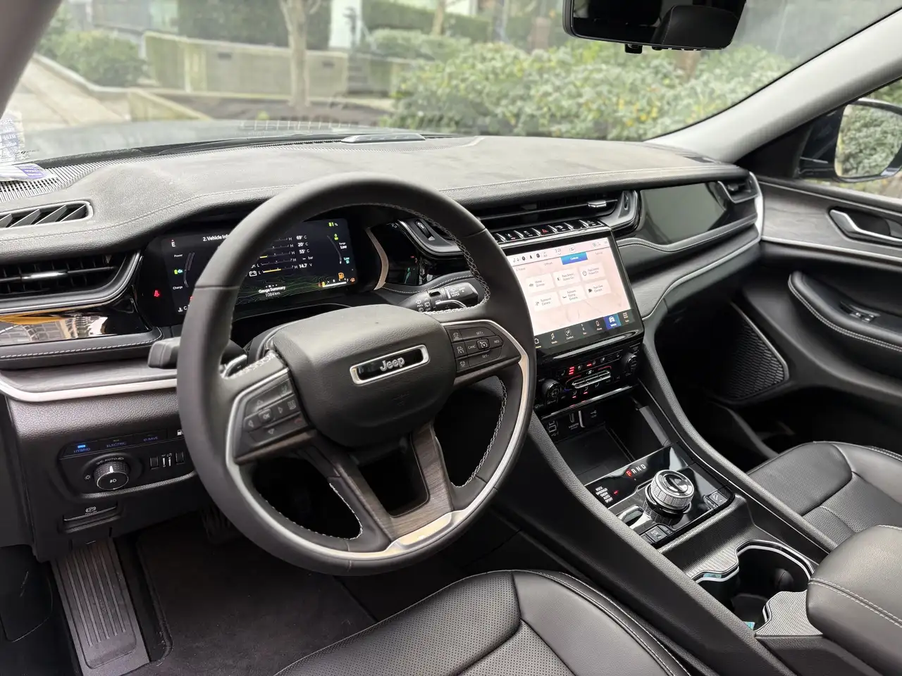 Jeep Grand Cherokee снимка Jeep Grand Cherokee
