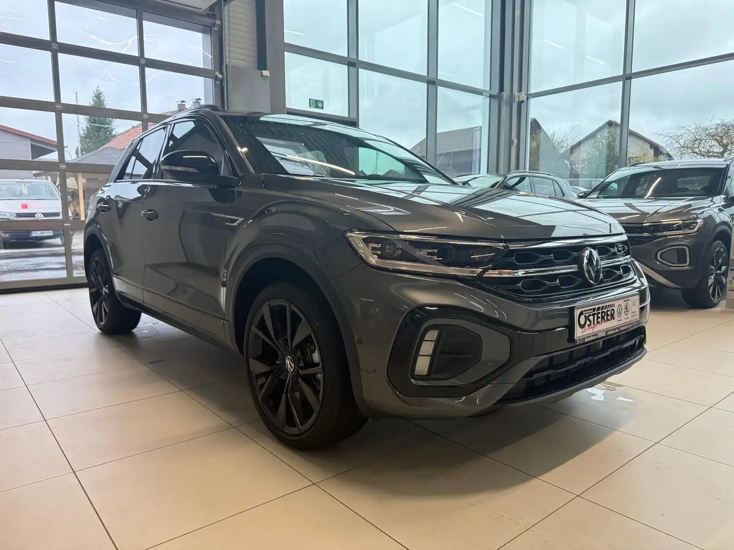 Volkswagen T-Roc 2.0 TSI R-Line 4 Motion AHK Pano Easy Open IQ. Dri Gris - 2