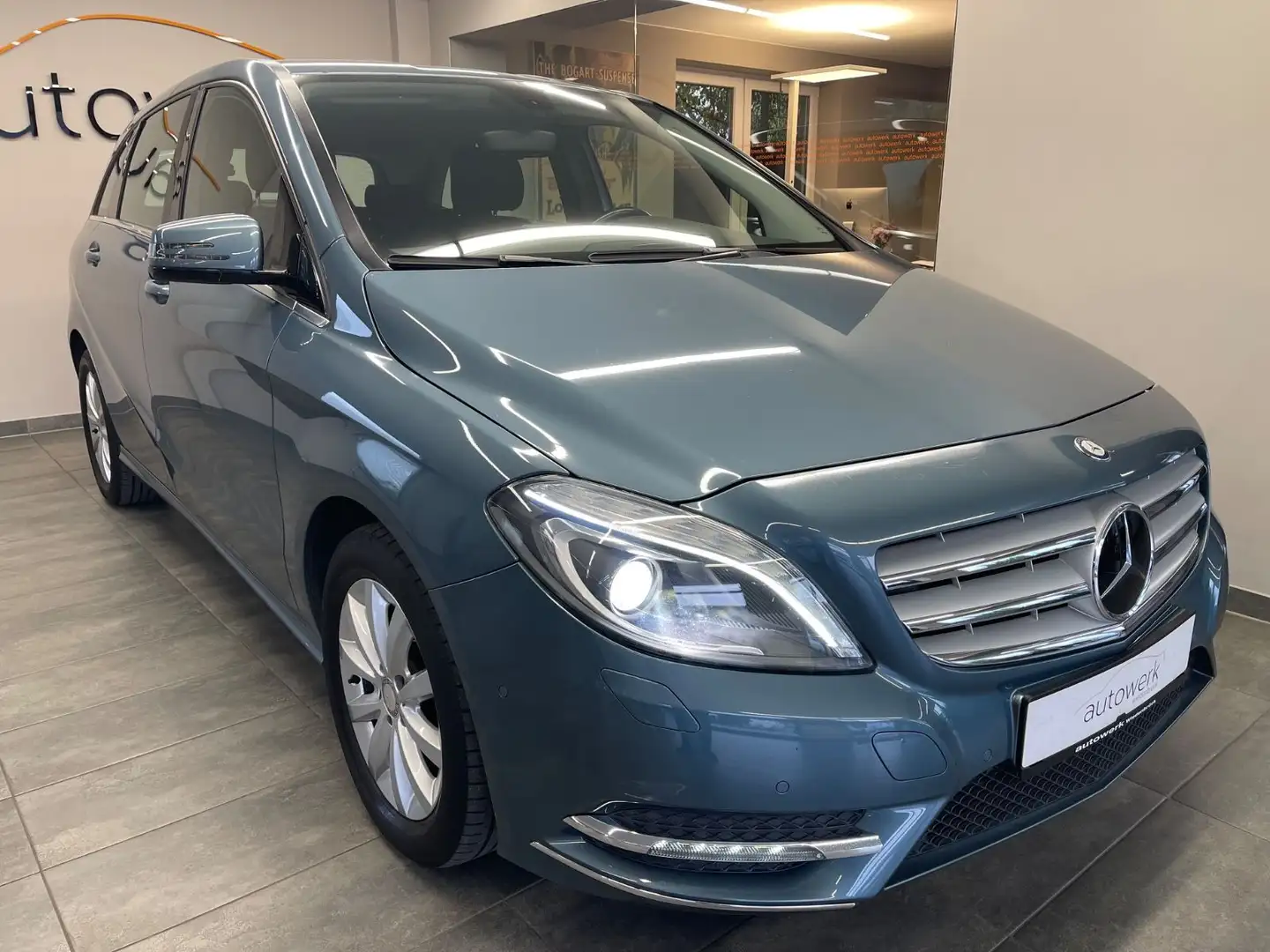 Mercedes-Benz B 180 BlueEfficiency*AUT./Navi/ALU/BiXe/TÜVNEU* Bleu - 1