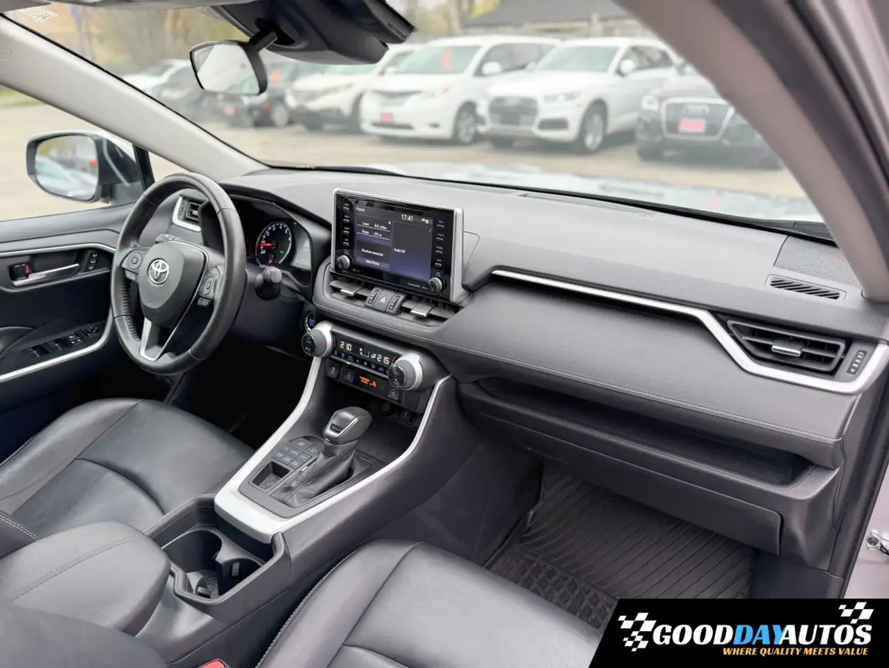 Toyota RAV 4 снимка Toyota RAV 4