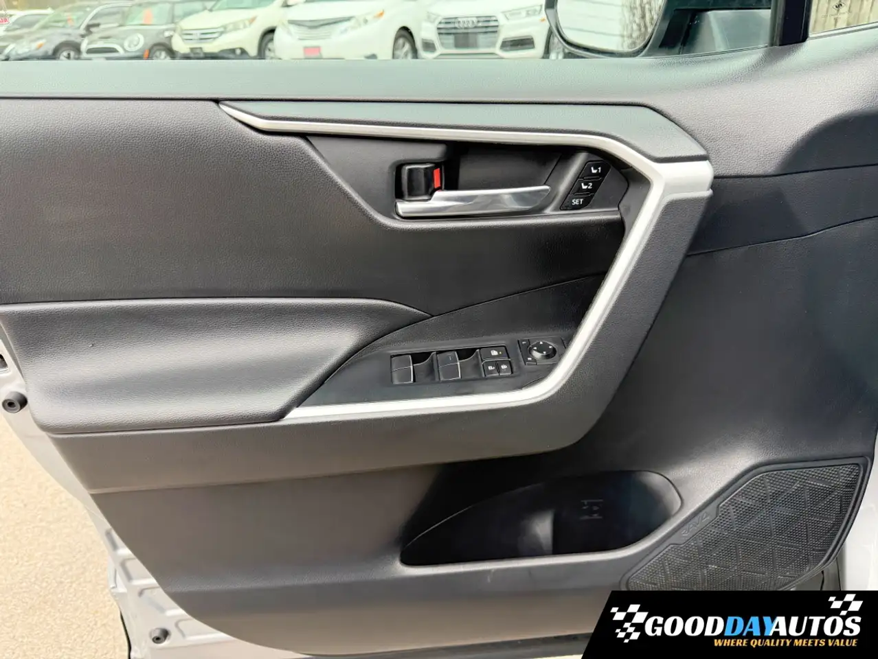 Toyota RAV 4 снимка Toyota RAV 4