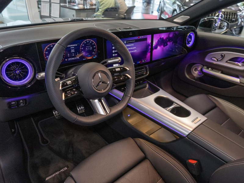 Mercedes-Benz CLA 250 + Shooting Brake mit EQ Technologie AMG — photo 7