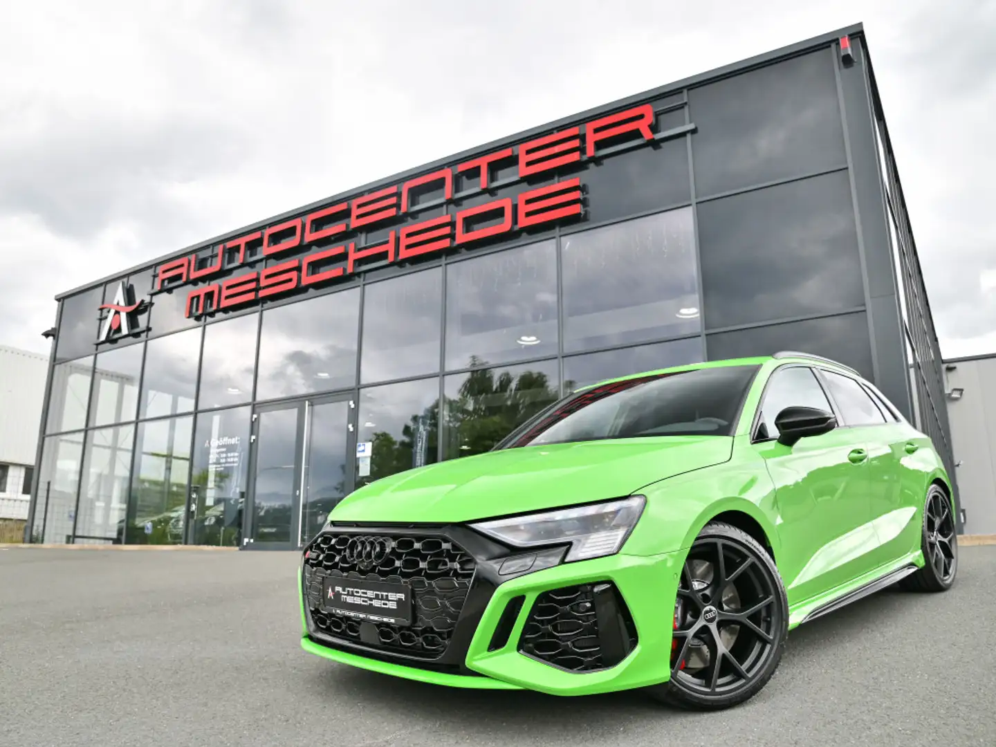 Audi RS3 Sportback 2.5 TFSI RS-Design* Matrix* 280kmh Grün - 1