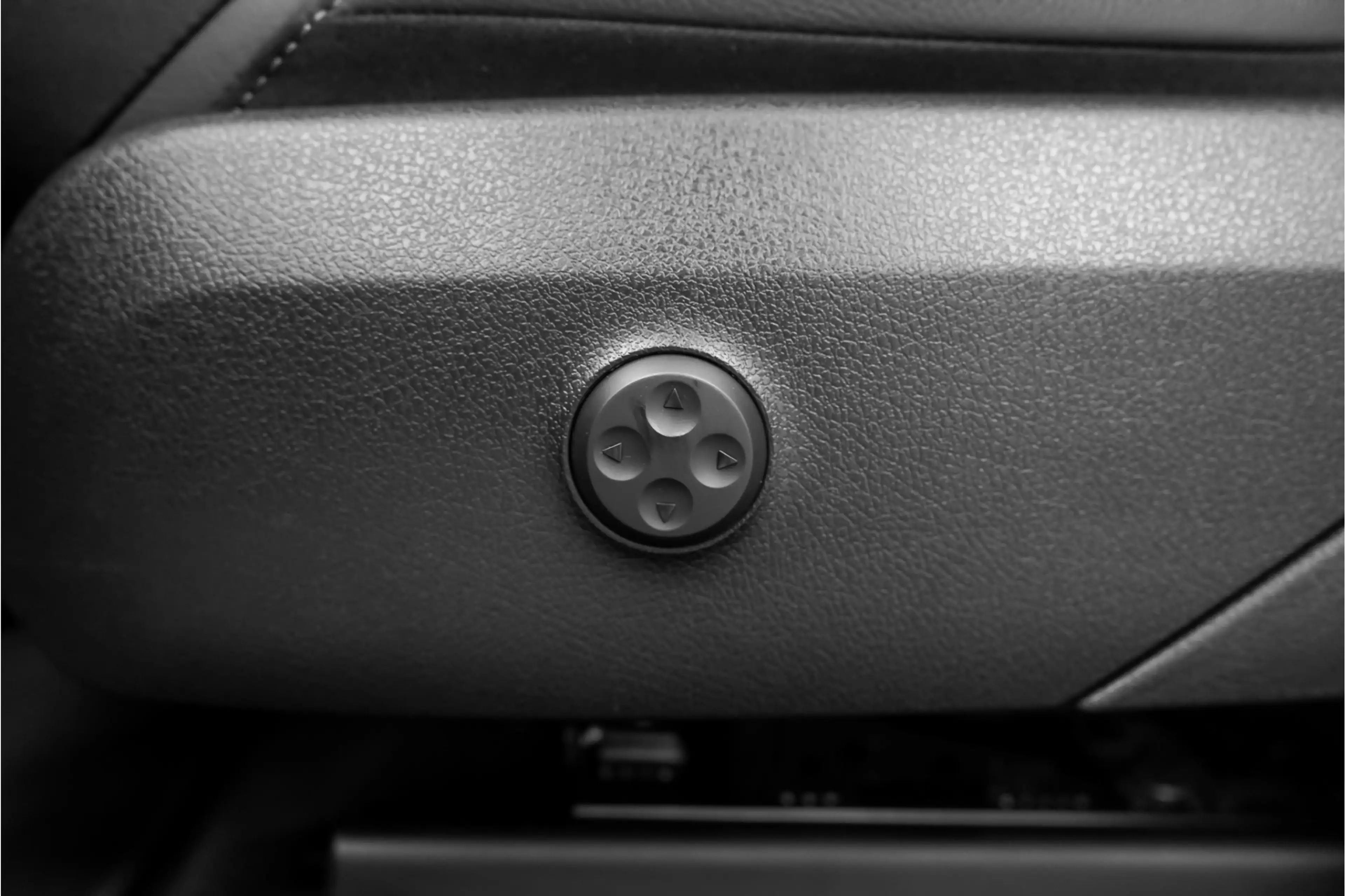 Mercedes-Benz GLC 400 400e 4M AMG Line Premium+ HUD Pano Keyless Burmest — photo 34