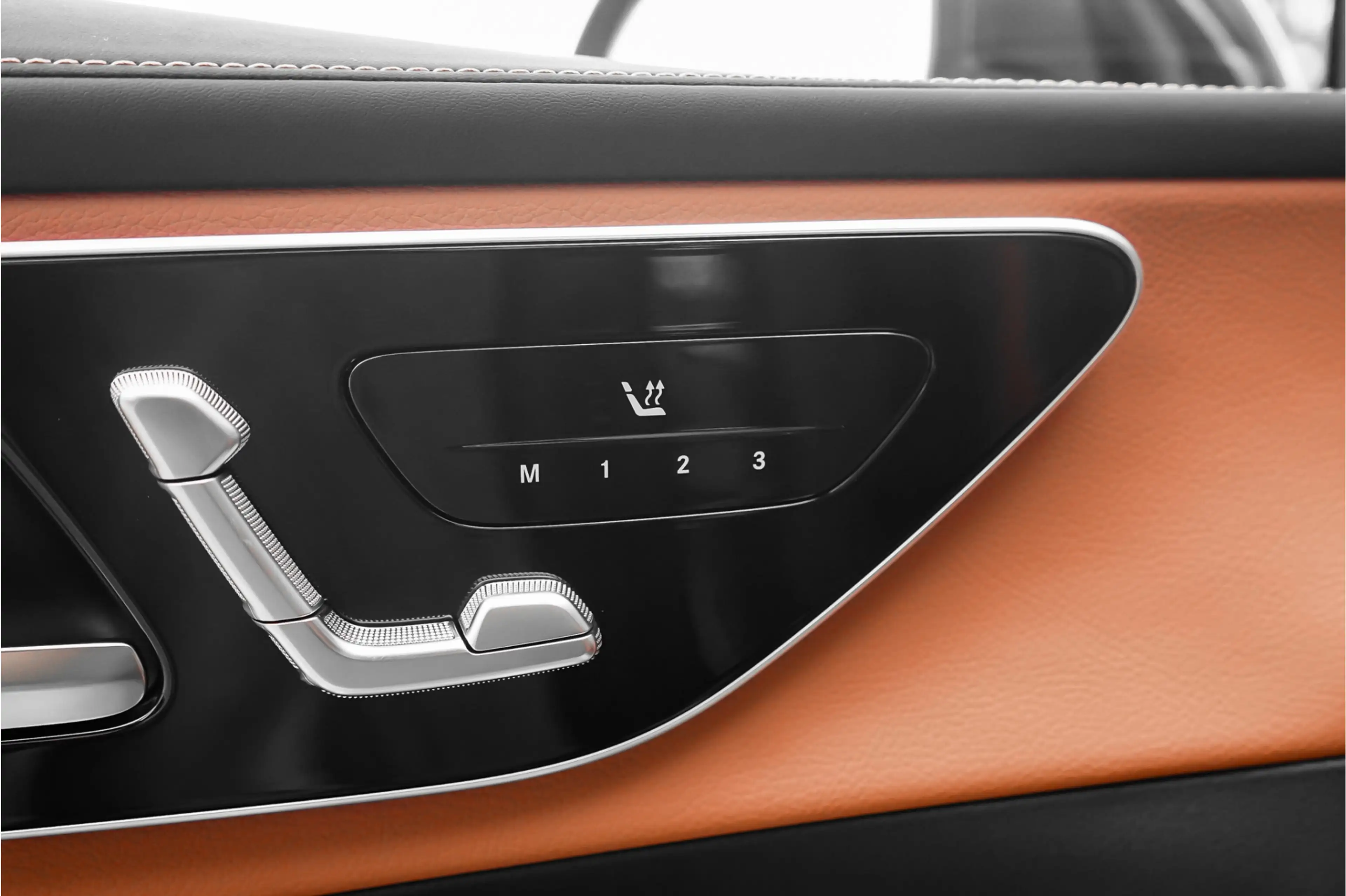 Mercedes-Benz GLC 400 400e 4M AMG Line Premium+ HUD Pano Keyless Burmest — photo 32