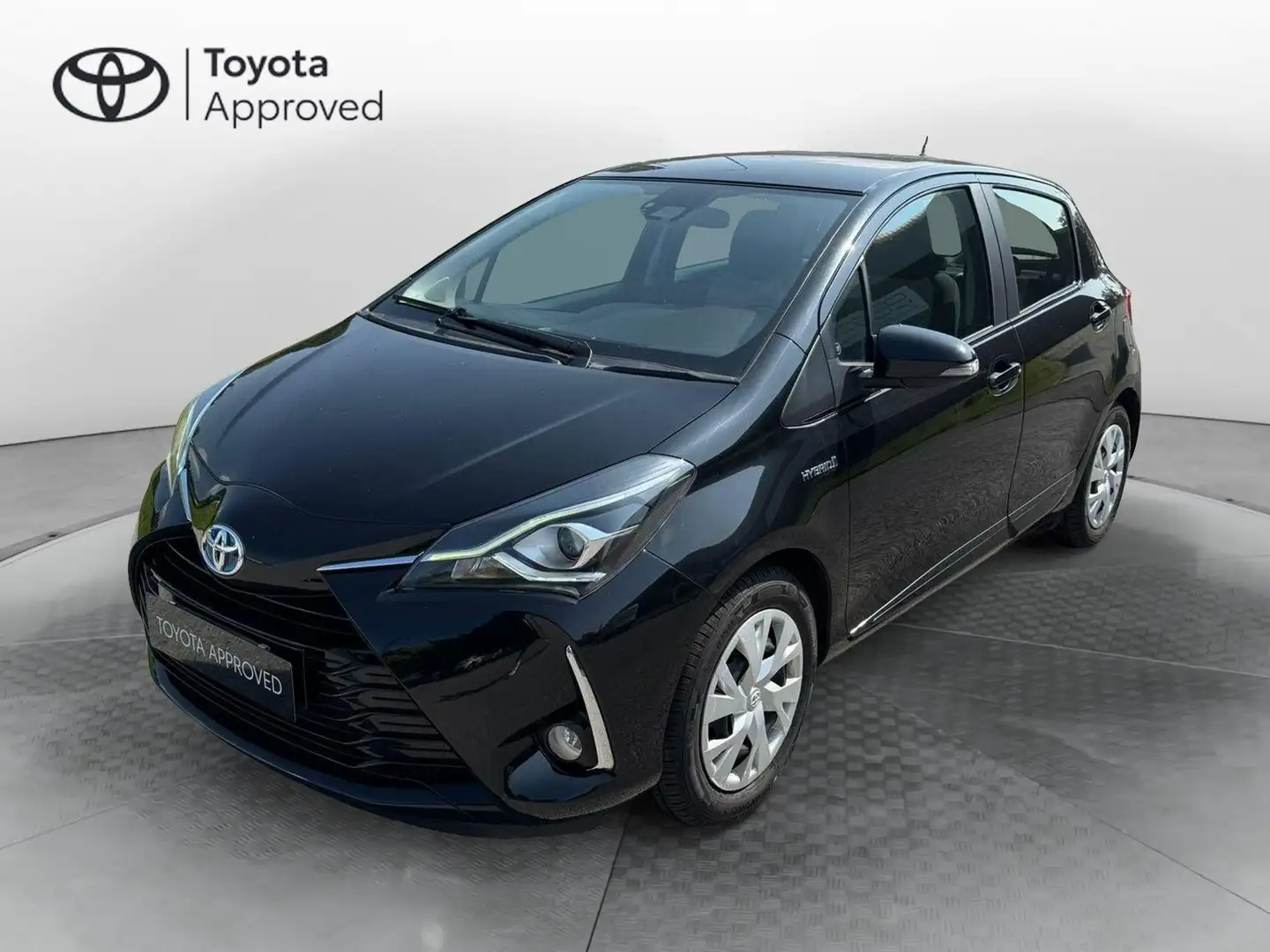Toyota Yaris 1.5 Hybrid 5 porte Active Noir - 1