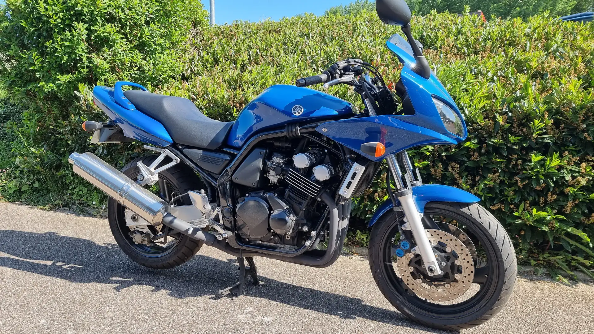 Yamaha Blau - 1