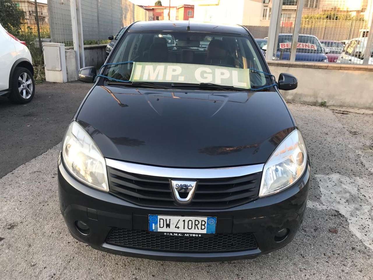 Dacia Sandero 1.4 8v Laureate Gpl 55 KW 75 CV Auto pari al nuovo