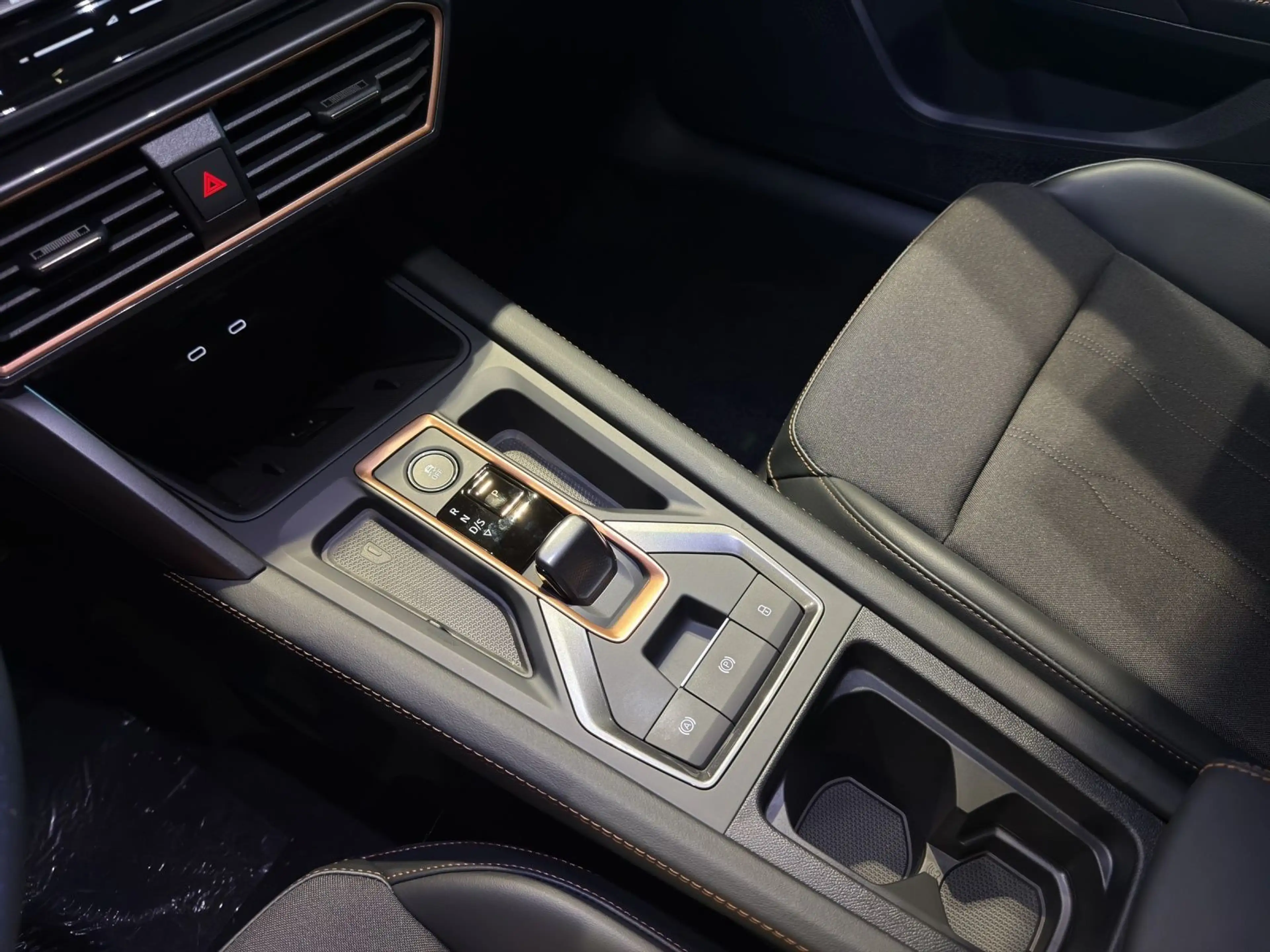 CUPRA Leon 1.5 e-HYBRID DSG REAR VIEW NAVI GJR SITZHZ — photo 11