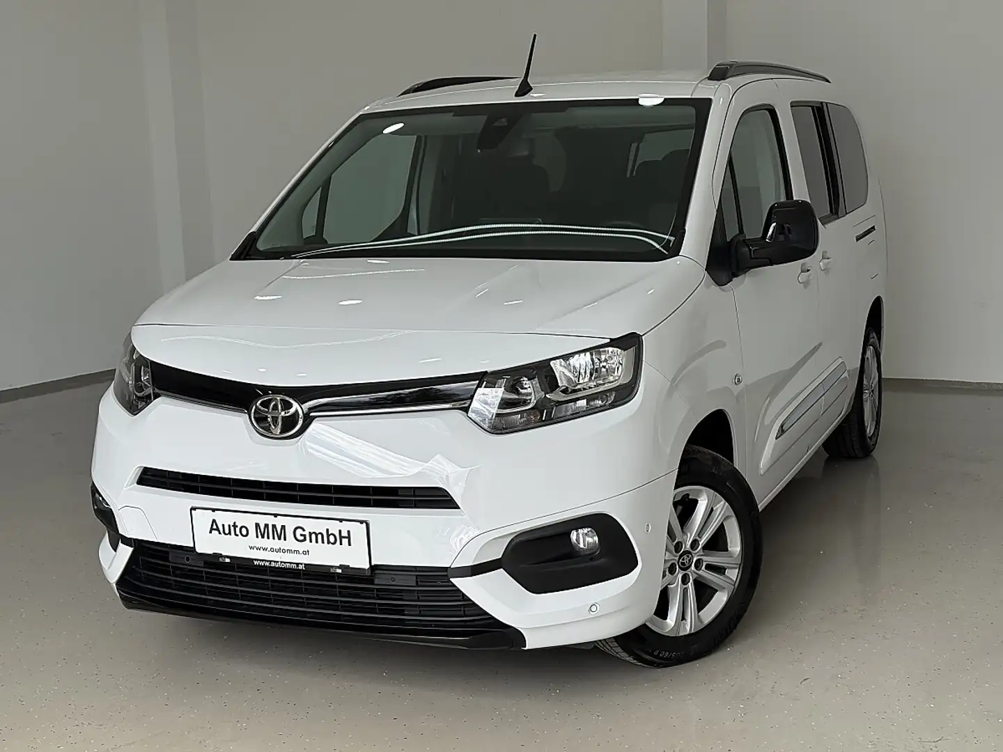 Toyota Proace City Verso L2 1,5 D-4D 130 7 Sitze Aut. Weiß - 1