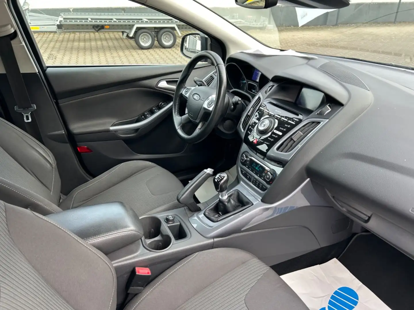 Ford Focus Turnier Titanium*Xenon* Navi*Scheckheft* Negro - 2