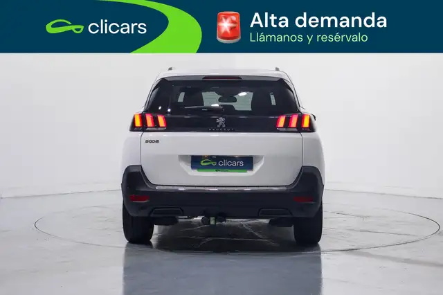 Peugeot 5008 view 4