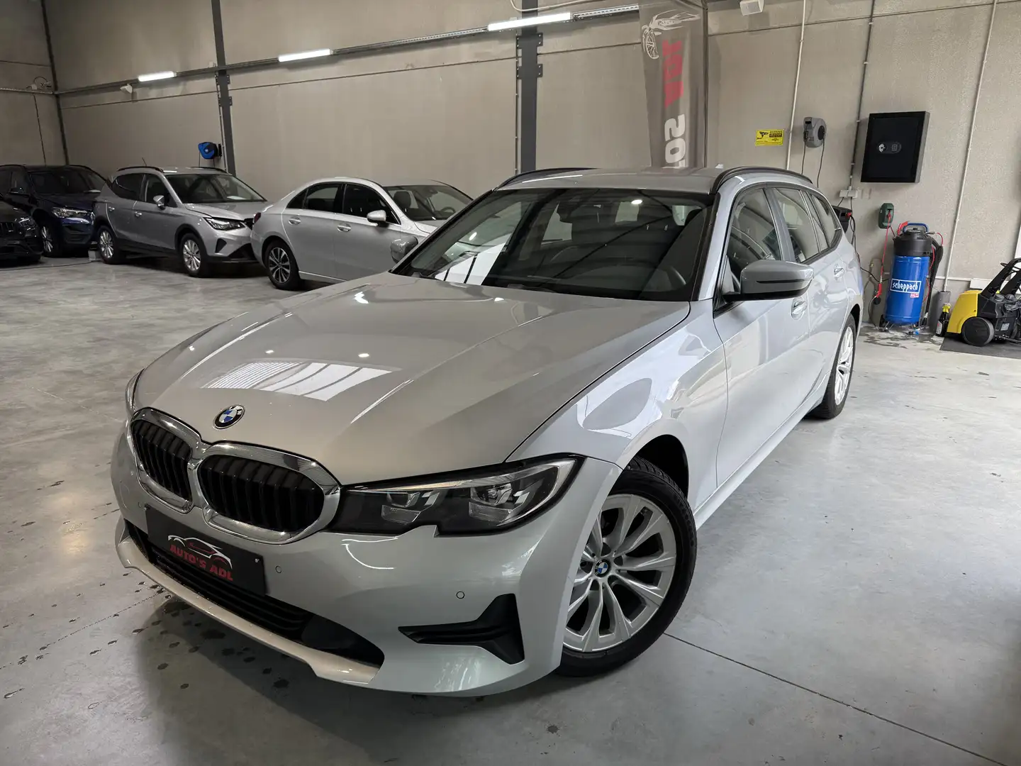 BMW 318 318dA Touring LED/LEDER/VIRTUAL/GARANTIE Zilver - 1