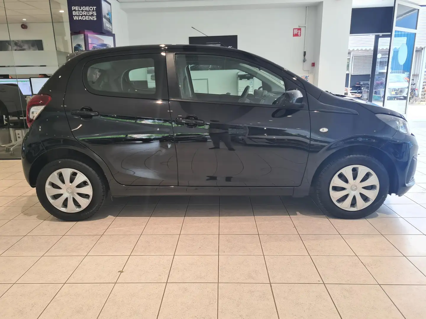 Peugeot 108 1.0 72 pk Active | Camera | Apple CarPlay / Androi Schwarz - 2
