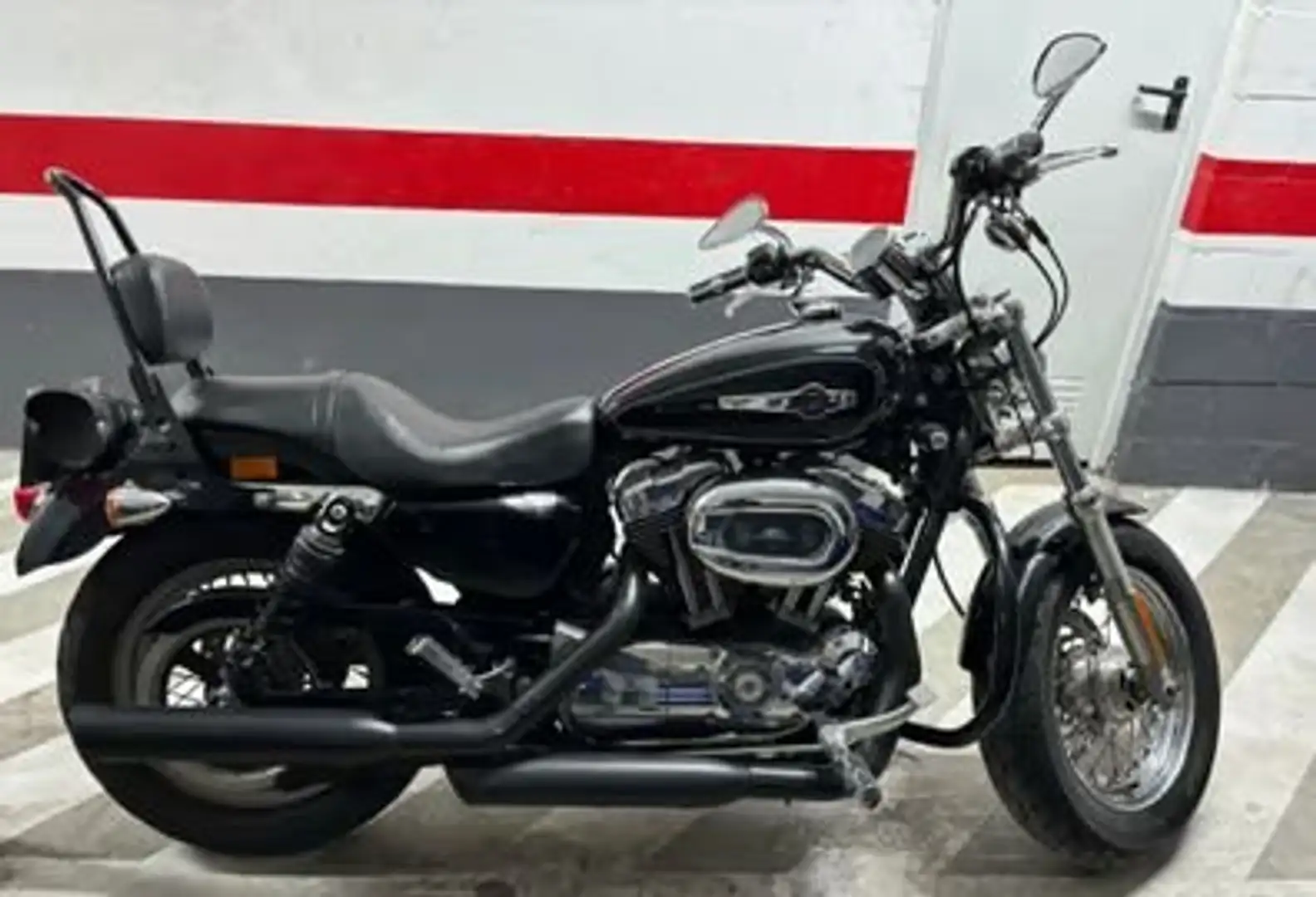 Harley-Davidson 1200 Custom Zwart - 1
