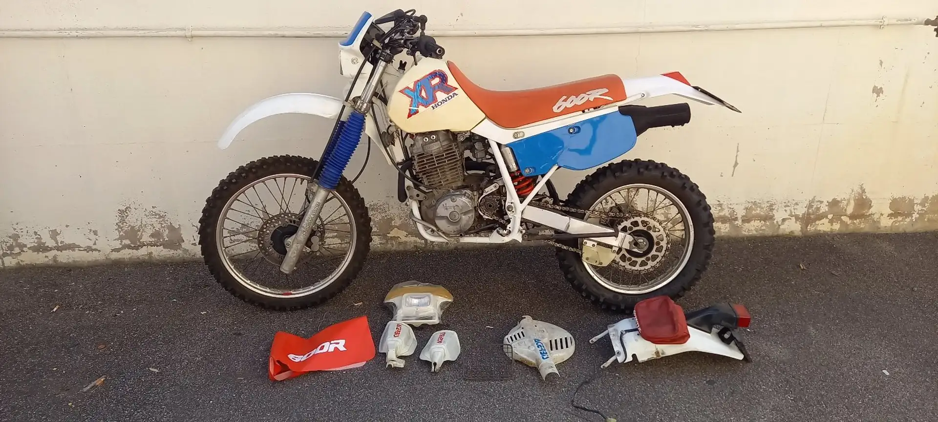Honda XR 600 Wit - 1