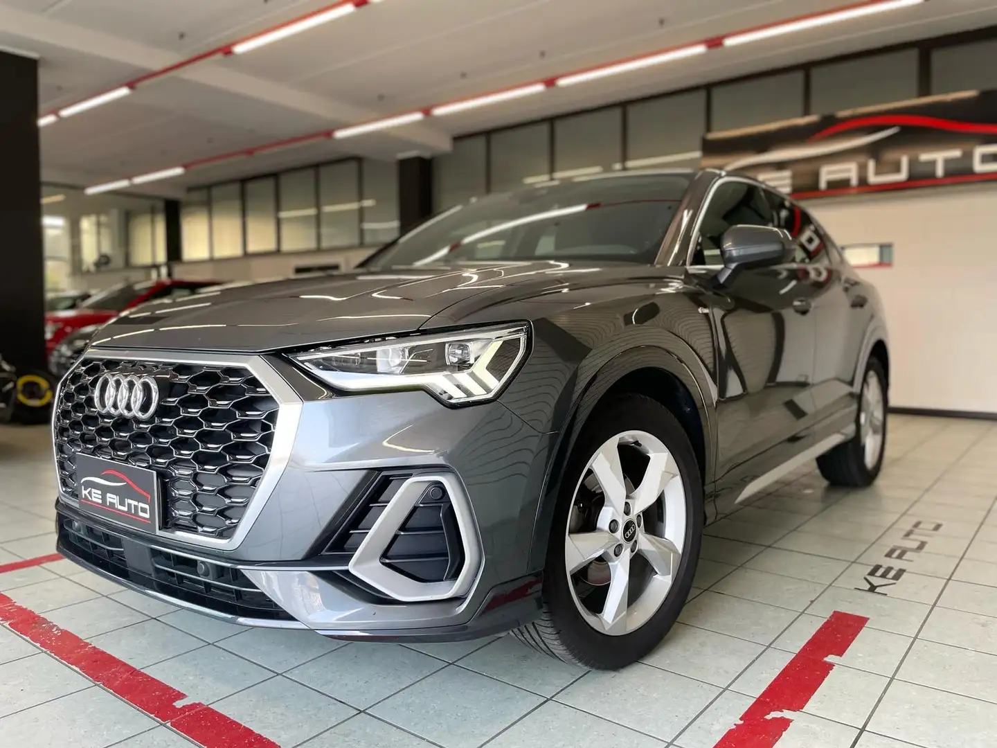 Audi Q3 Sportback 35 2.0 tdi S line  s-tronic Gris - 1