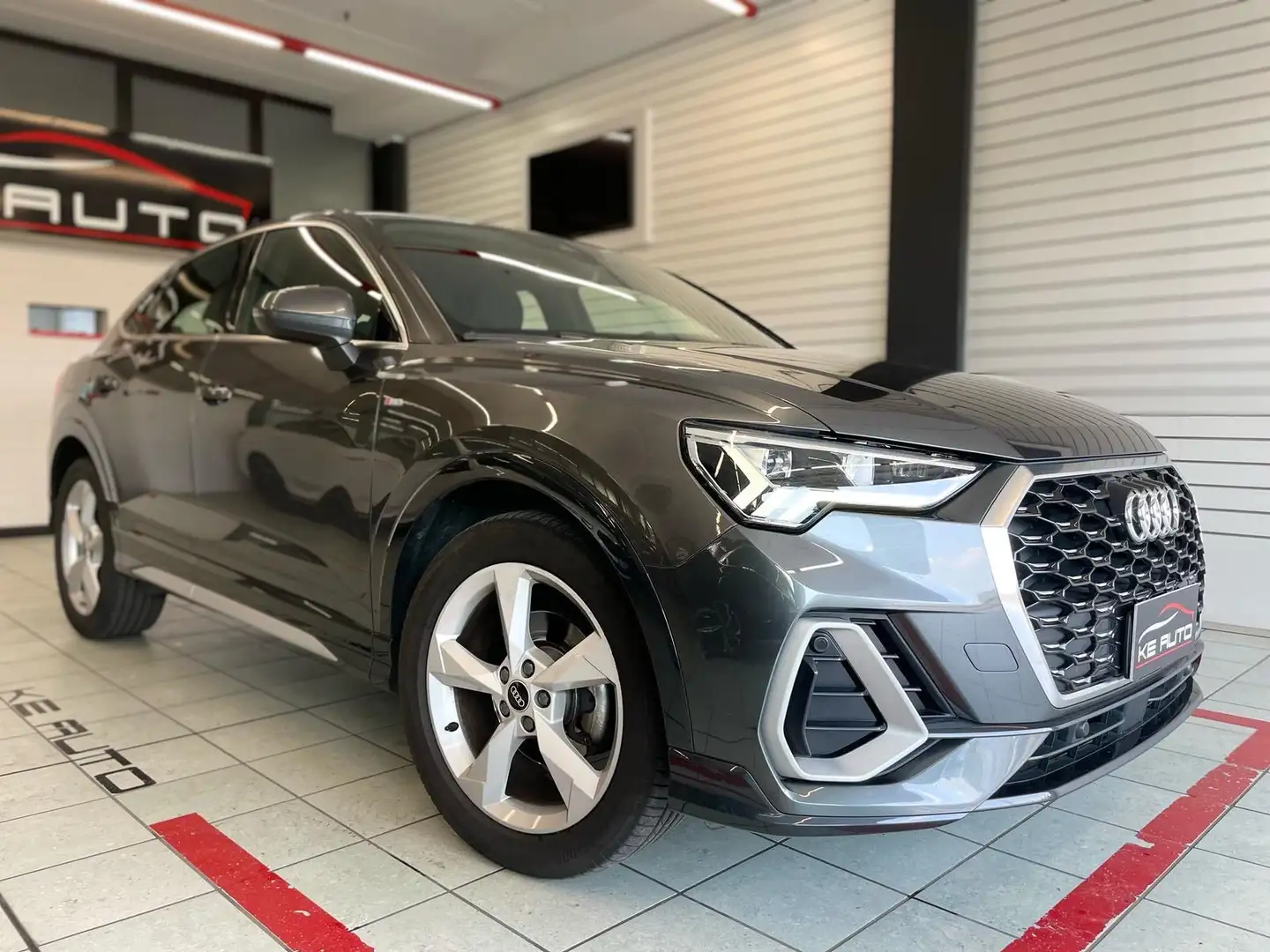 Audi Q3 Sportback 35 2.0 tdi S line  s-tronic Gris - 2