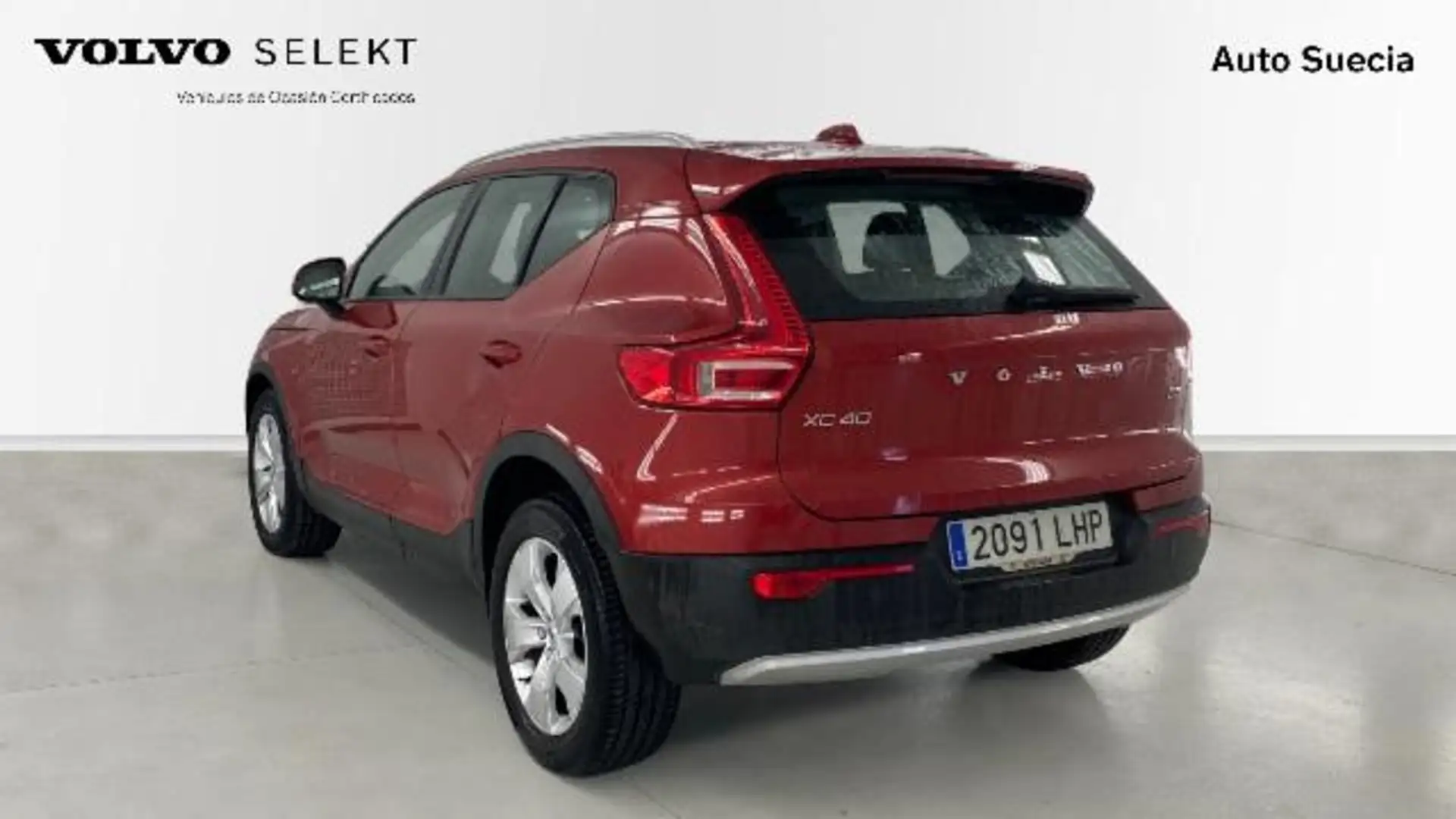 Volvo XC40 TODOTERRENO 2.0 D3 BUSINESS PLUS AUTO 5P Rojo - 2