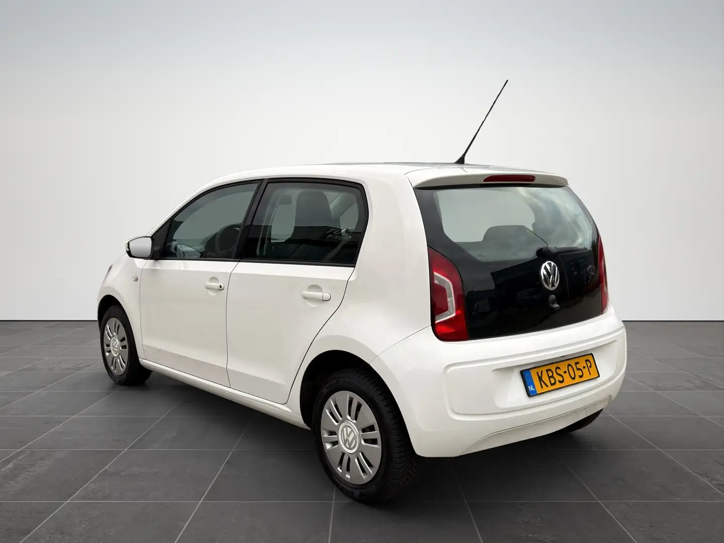 Volkswagen up! 1.0 highup! Airco! Let op km stand onlogisch! Blanco - 2