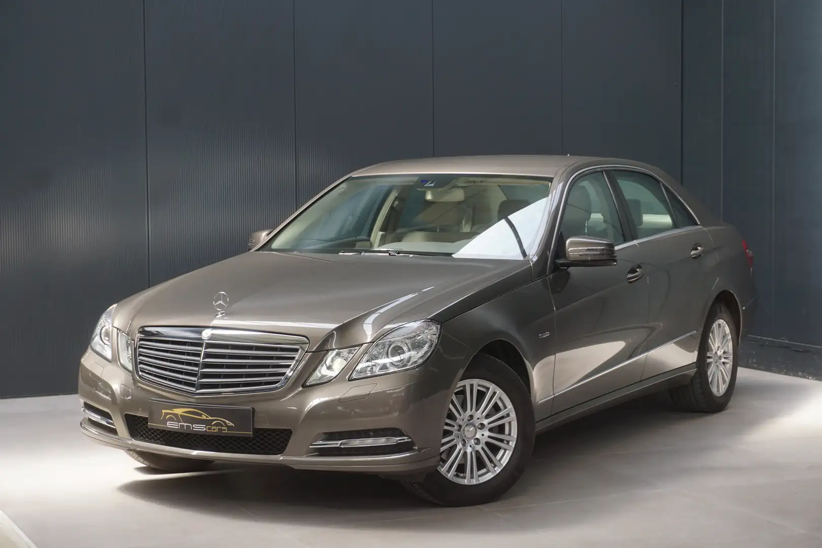 Mercedes-Benz E 200 CDI Automaat- Navi- Airco- Xenon- 59dkm Garantie! Beige - 1