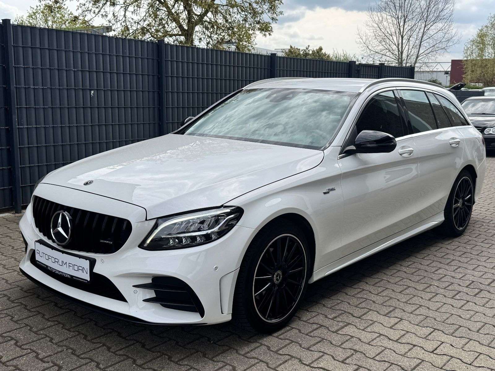 Second hand Mercedes Benz C-Class 