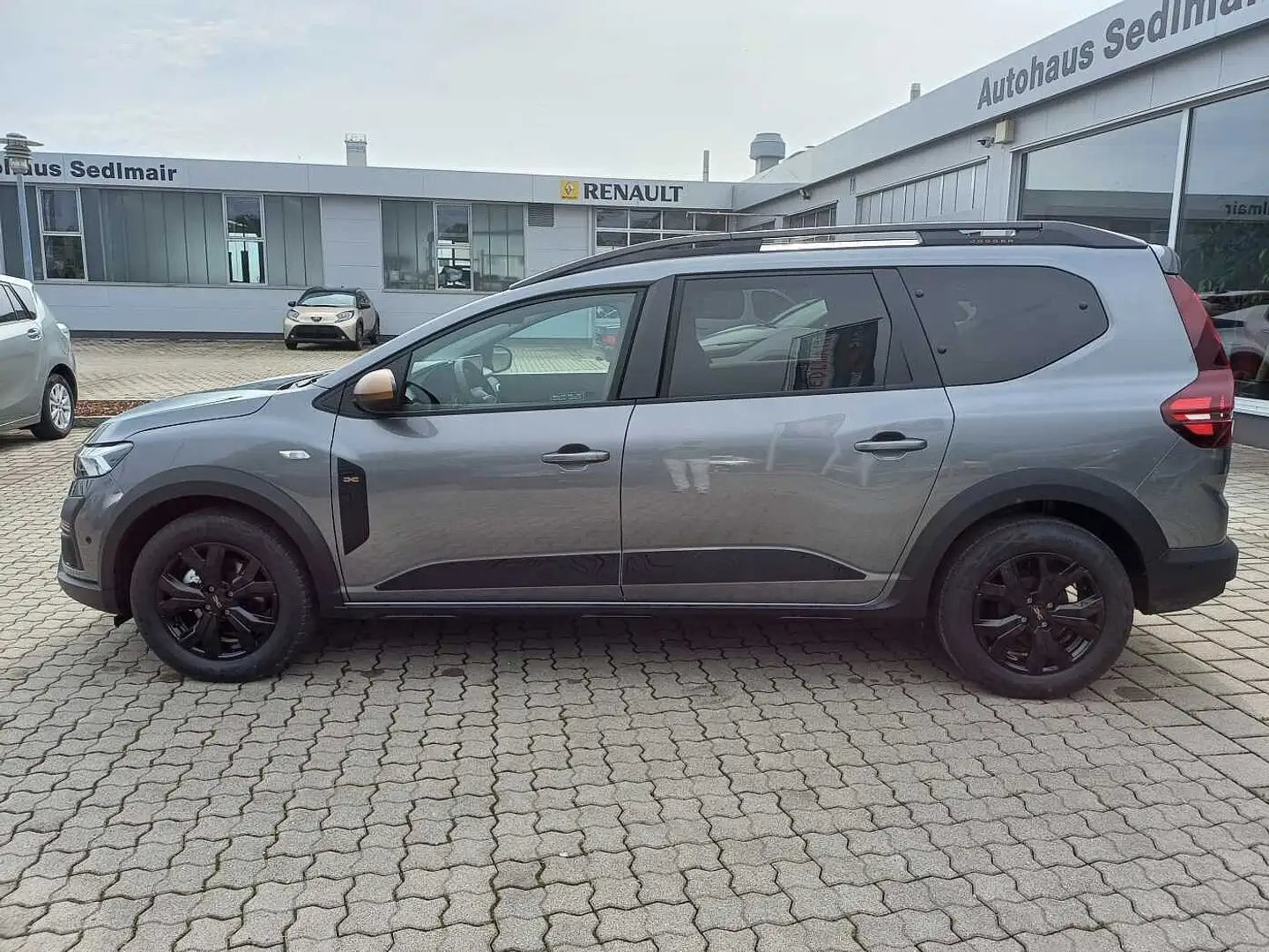 Dacia Jogger 1.6 HYBRID 140 Extreme+ 7-Sitzer/NAVI/SITZHEIZUNG/ Grau - 2