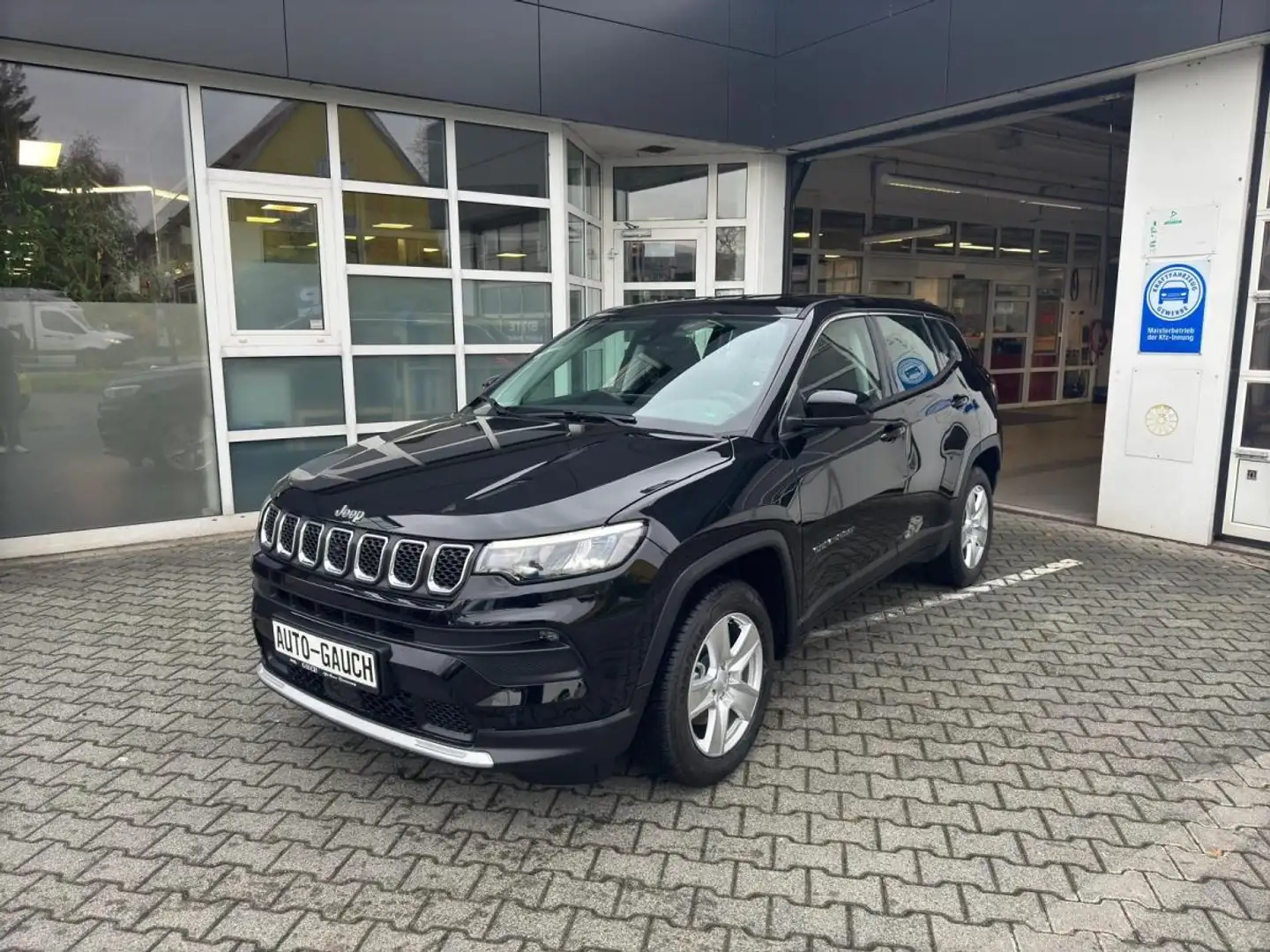 Jeep Compass Altitude 1.5 GSE T4 48V e-Hybrid Verfügbar in 2 Fa Schwarz - 1