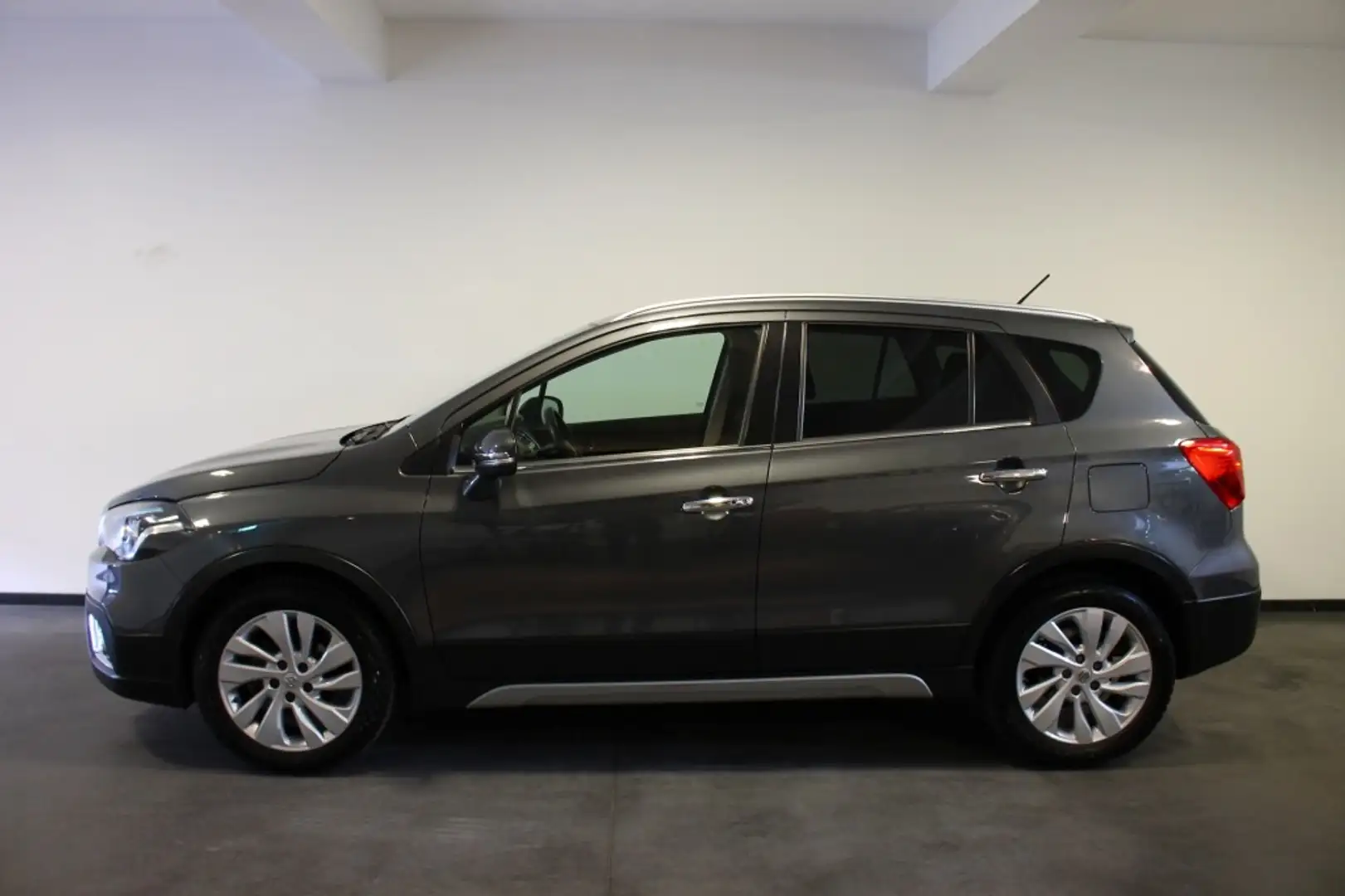 Suzuki SX4 1.4 Boosterjet Exclusive Grau - 2