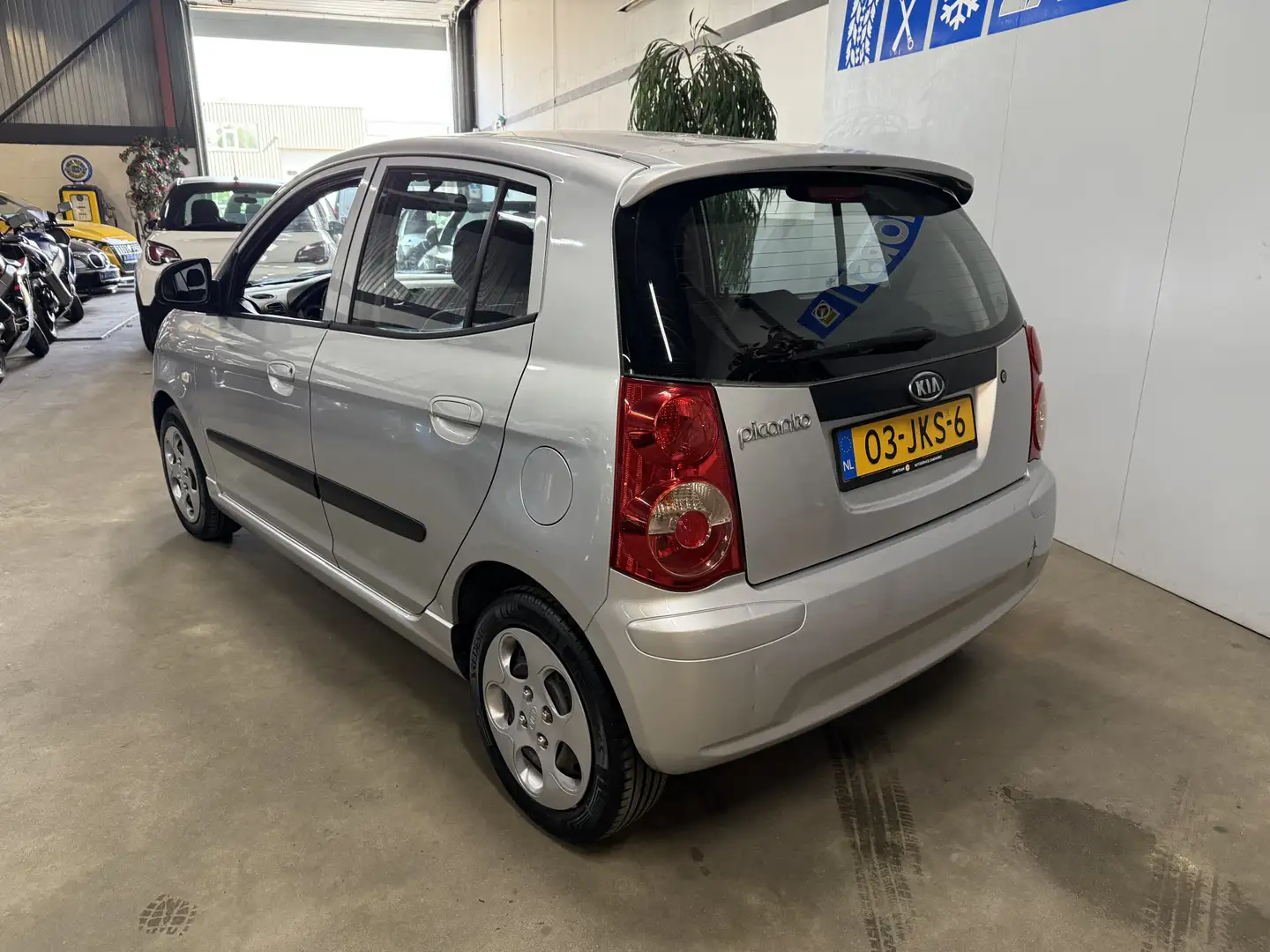 Kia Picanto 1.0 Fifteen Grau - 2