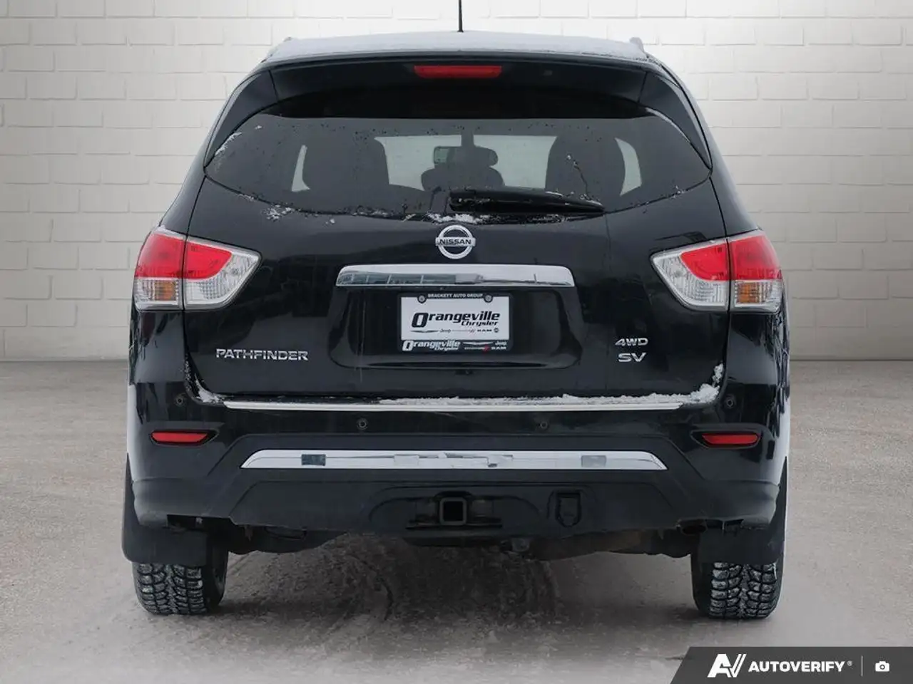Nissan Pathfinder снимка Nissan Pathfinder