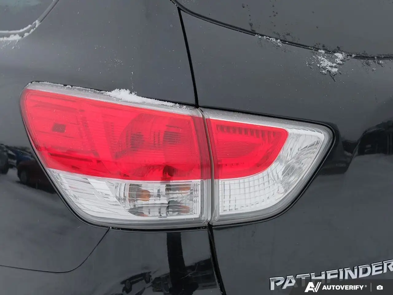 Nissan Pathfinder снимка Nissan Pathfinder
