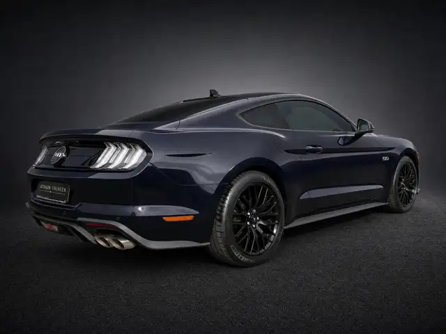 Ford Mustang view 6