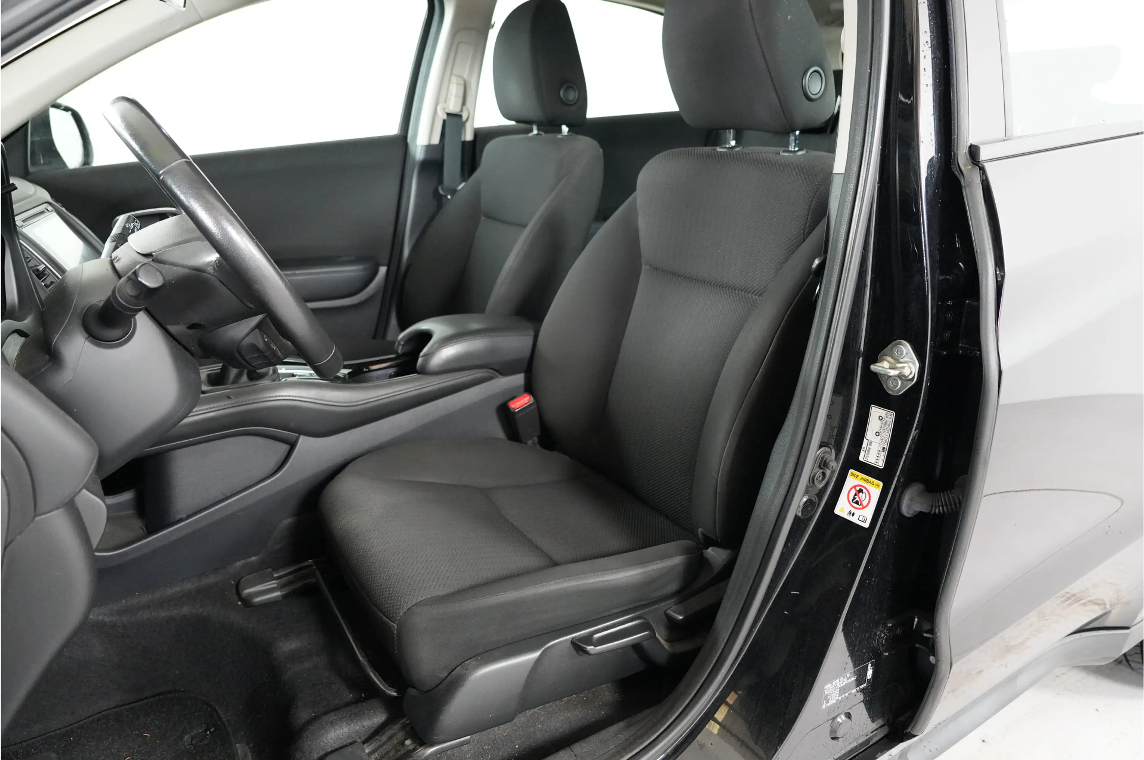 Honda HR-V 1.5 i-VTEC Elegance | Navi | Stl. verw. | Cruise | — photo 17