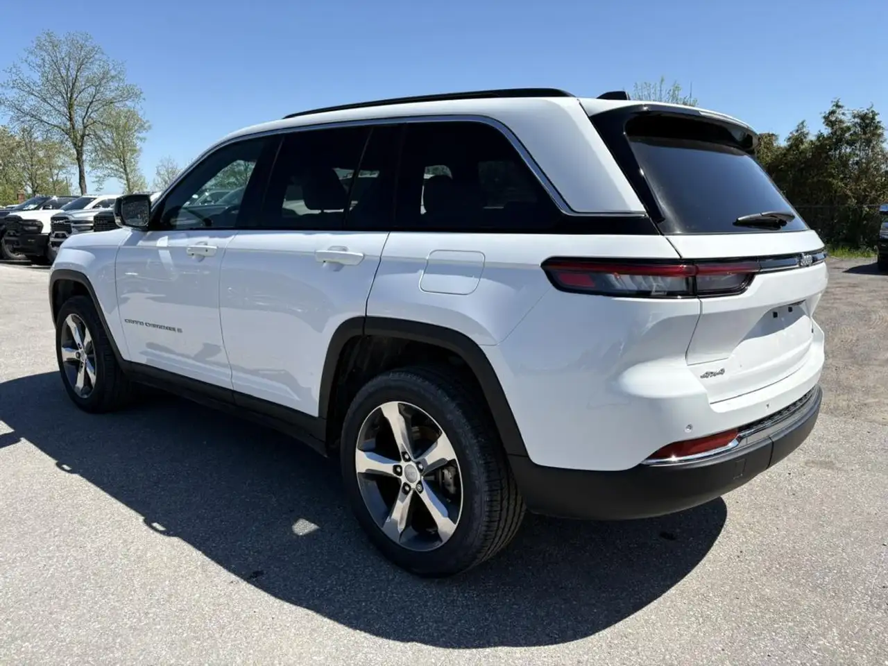 Jeep Grand Cherokee photo Jeep Grand Cherokee