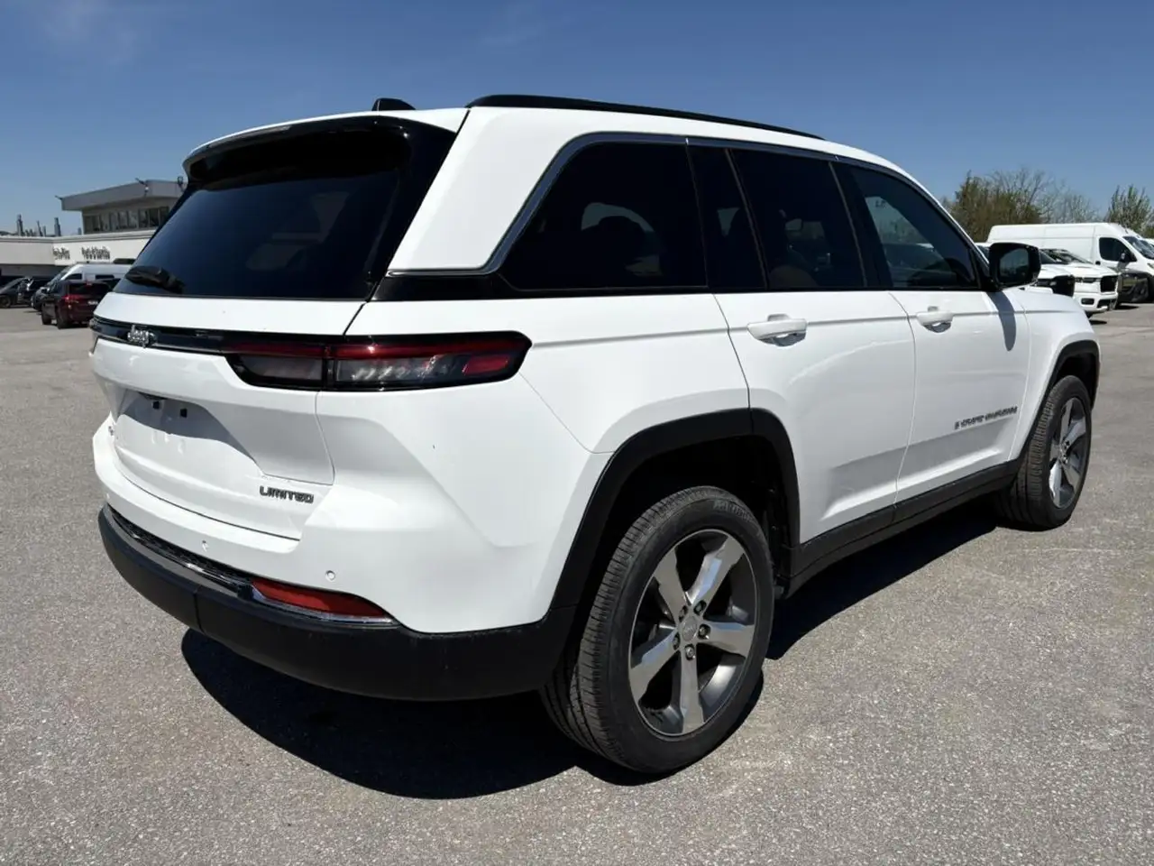 Jeep Grand Cherokee photo Jeep Grand Cherokee