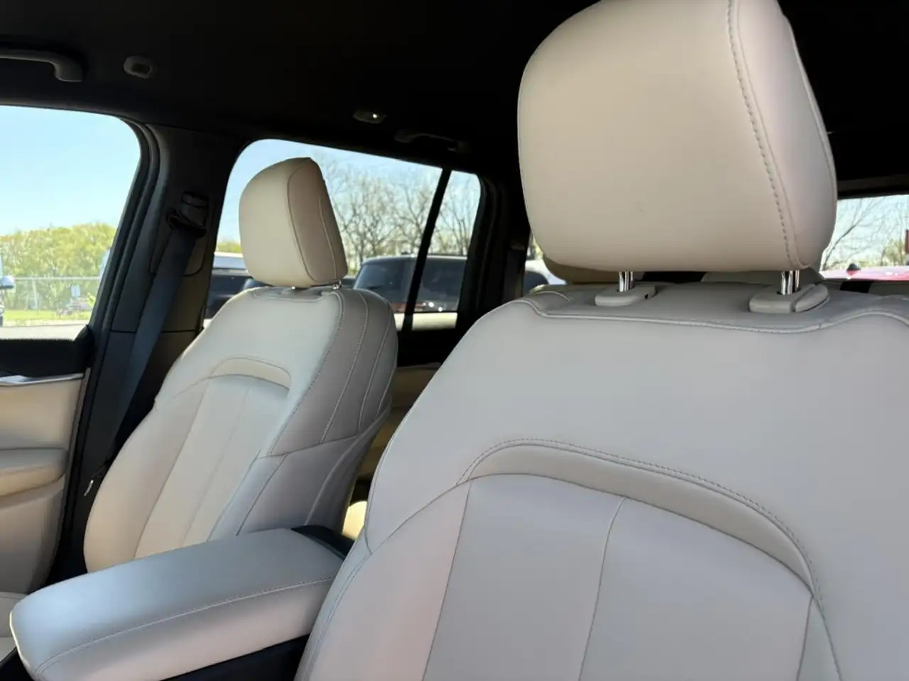 Jeep Grand Cherokee photo Jeep Grand Cherokee