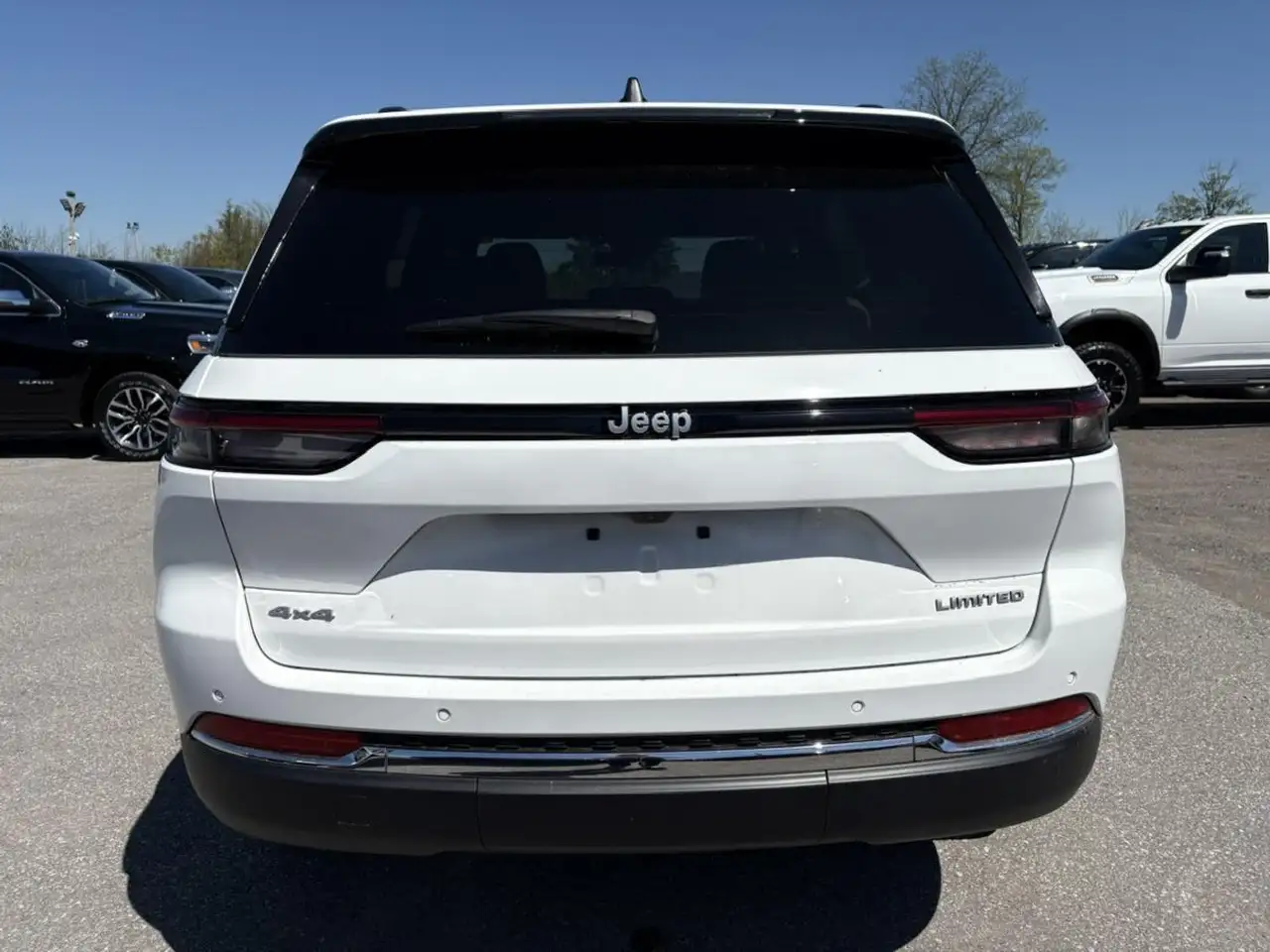 Jeep Grand Cherokee photo Jeep Grand Cherokee