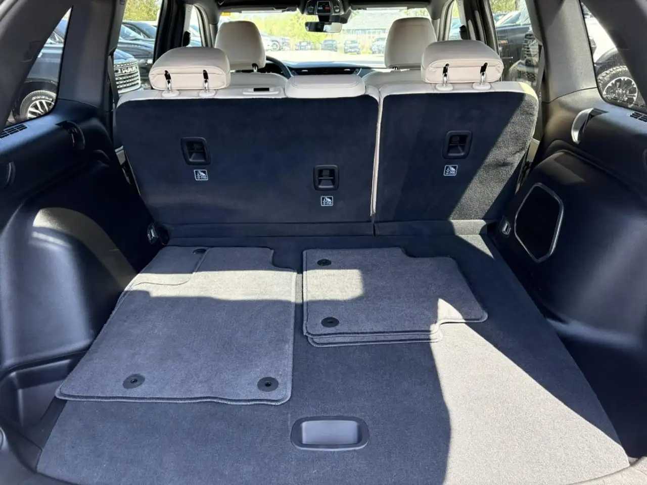 Jeep Grand Cherokee photo Jeep Grand Cherokee